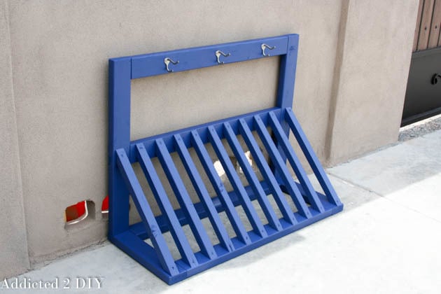 Simple outlet bike rack